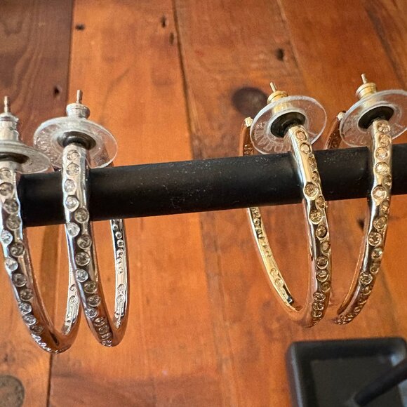 2 PAIRS VINTAGE SWAROVSKI HOOP EARRINGS GOLD & SILVER CLEAR PAVE CRYSTALS - Picture 1 of 13